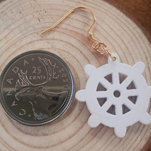 Mosmatched Wooden Nautical Wheel Dangle Hook Earrings - Picture 4 of 4